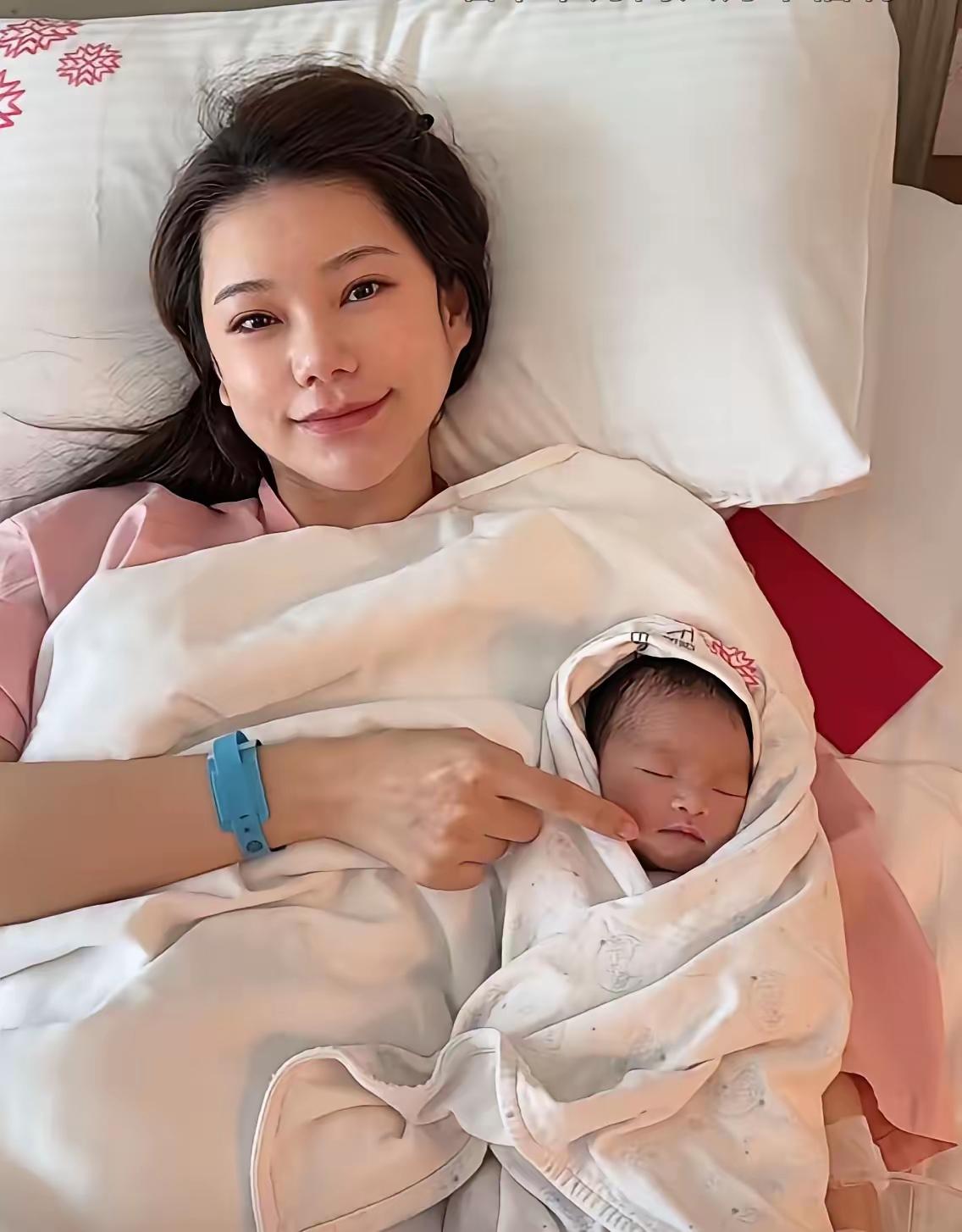 汪小菲终于可以大方晒娃了，大年初七，汪小菲与马筱梅迎来爱子，44岁的汪小菲再当