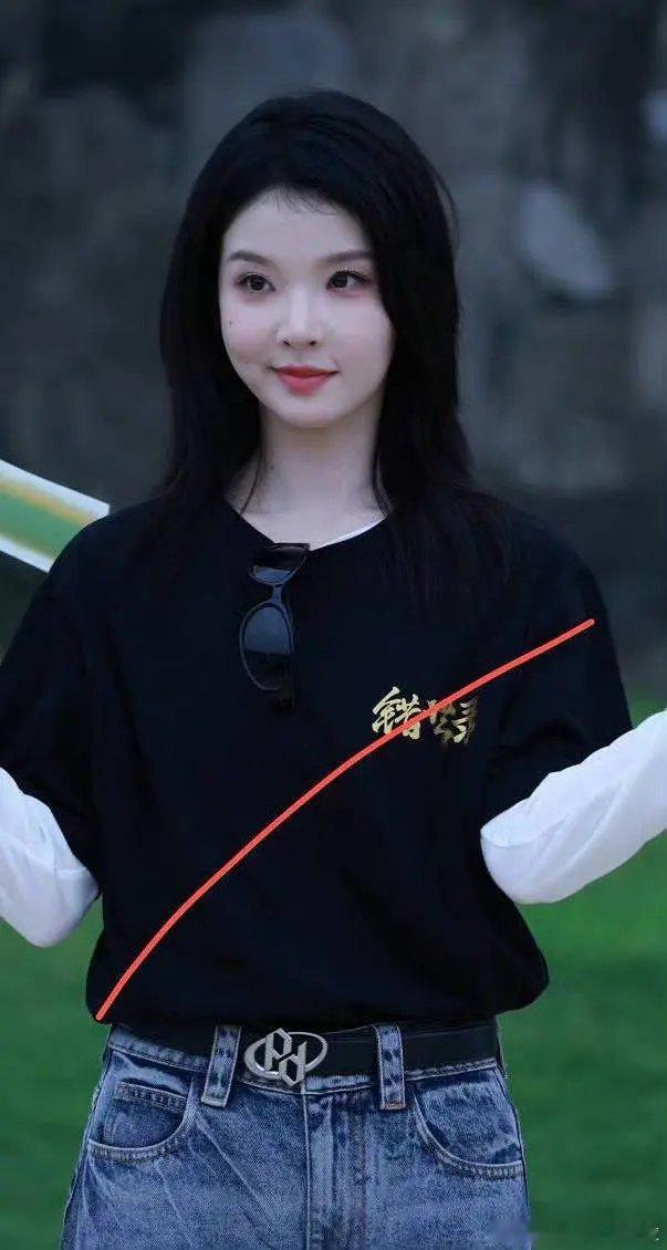 张淼怡《错世录》开机状态被热议了，这是不是医美过度了？之前明明好看了很多，今天开