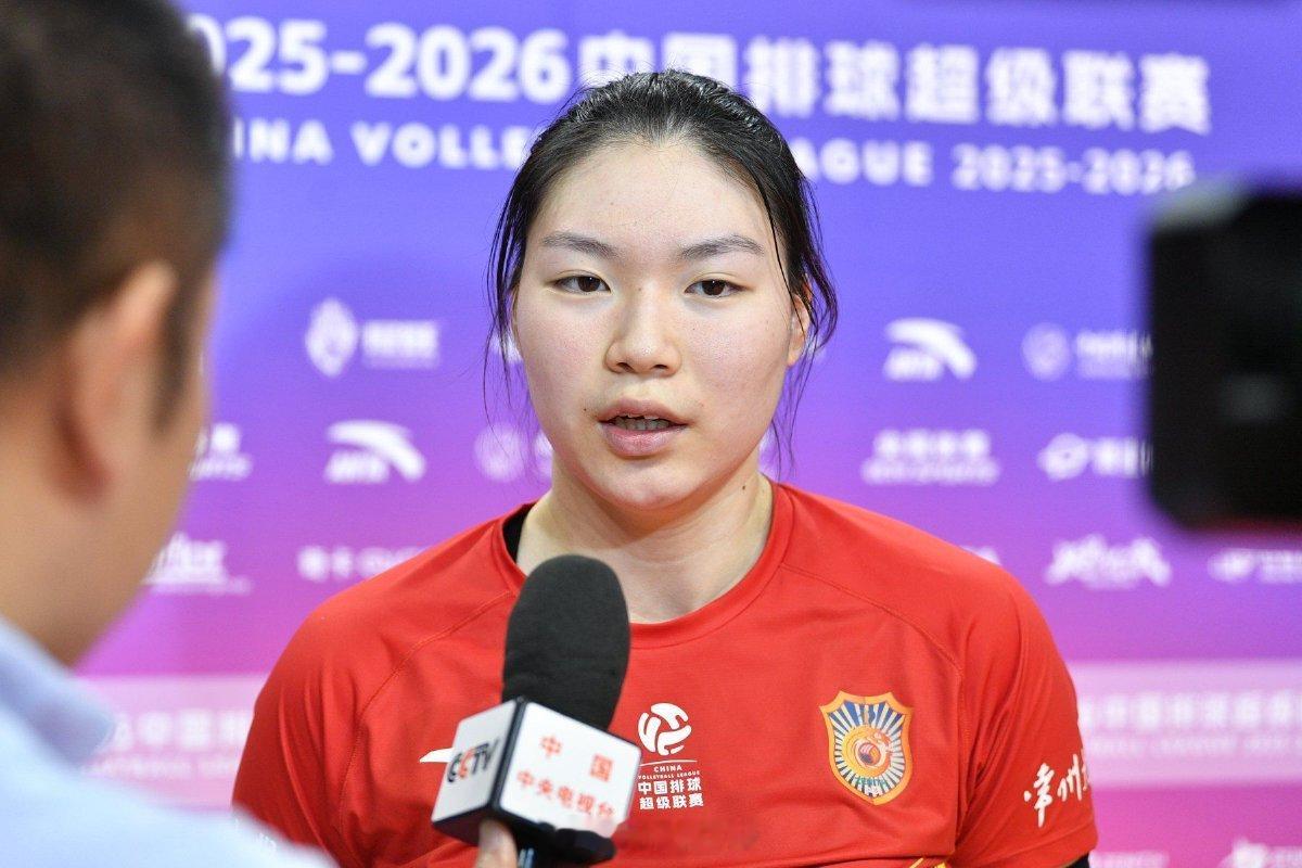 现在不少国家队的集训名单越来越长，挑选30人以上的球员去一起集训，优中选优，我们