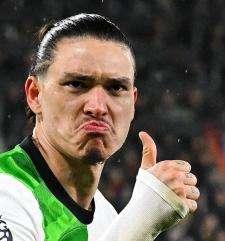 皮奥的表现，可以让我们大胆推陈出新了。想到去年当中锋引进的阿瑙和塔雷米，一个习惯