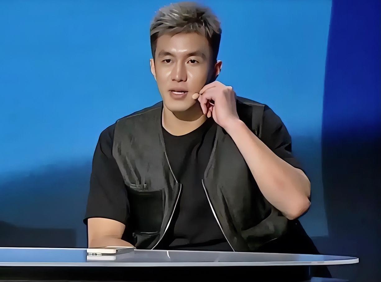 郭艾伦：豪哥，你同期的皱阳现在可是甩你好几条街了啊？？？陈国豪：3中2，4分5