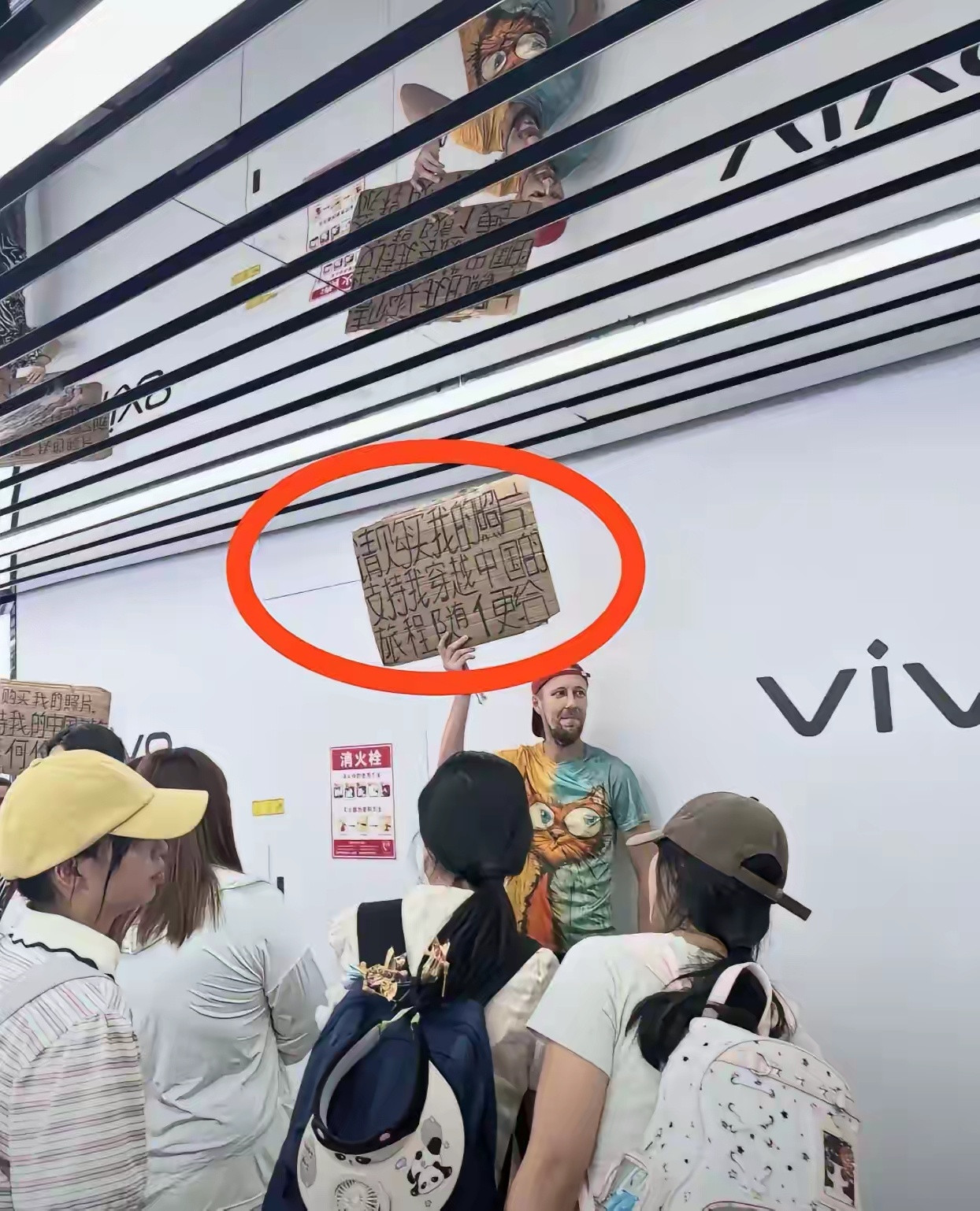 这位姐姐也是仗义执言，说了很多我们在国内否知道却不太敢说的话，嘴替级输出，是真性