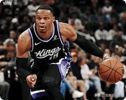 随着NBA老将詹姆斯、威少先后大爆发，来看看现役老牌超巨得分排名！1、勒布朗