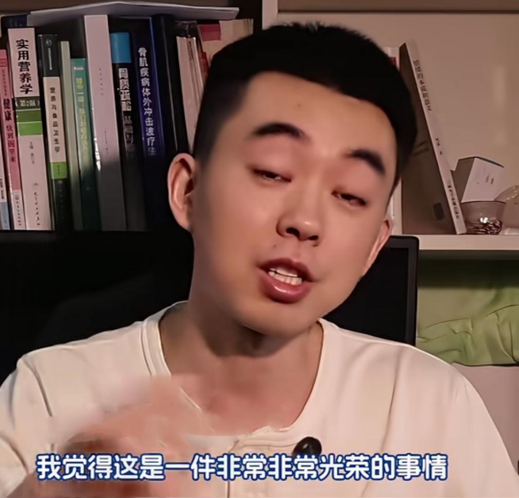耿同学凭一己之力，把“杰青圈”搞得人仰马翻！面对记者采访镜头，他希望自己人走了以