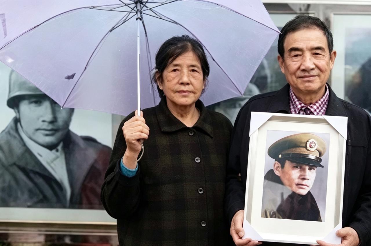 张灵甫长子，和父亲只见过一次，当了20年教师，从不主动接受采访