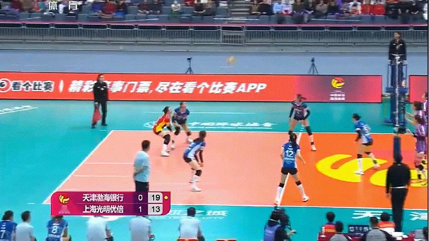 中国女排老副攻火速支援，加入漳州集训大名单！小将王奥芊前往U21女排，参加U21