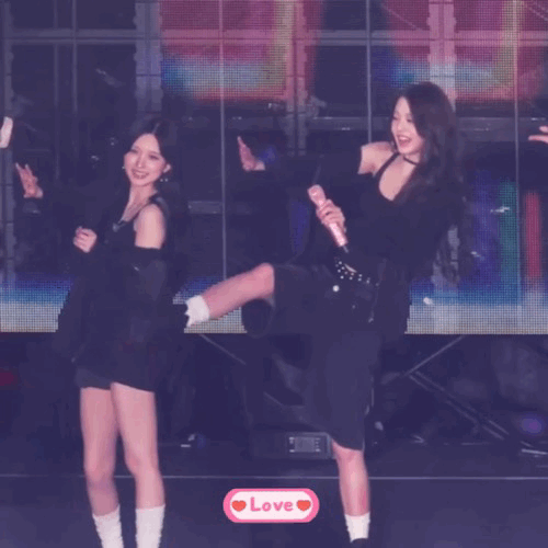 张元英这是干啥呢？这是个什么动作！什么样的女人才是最漂亮的张元英张元英身材绝了