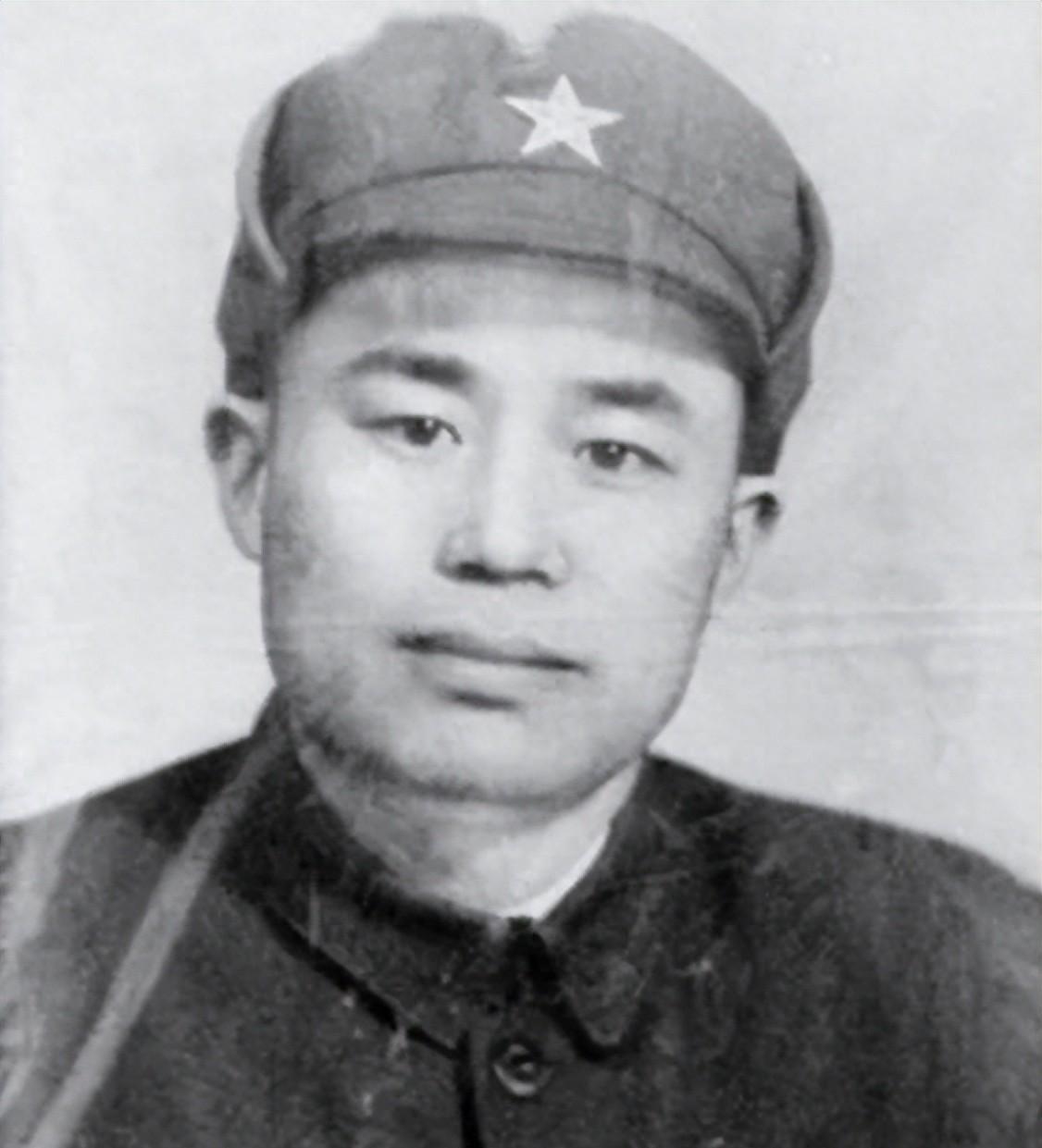 王近山建国后每年都拜访一位元帅，却屡屡被阻拦，他坚持说：这位元帅是我的恩师！1