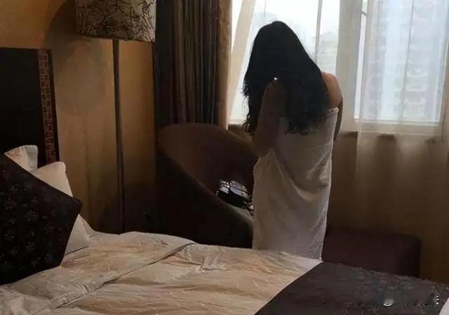 四川icon,一男子在外打工,妻子在老家陪读,竟与陌生男子同居,还怀了孕!男子回