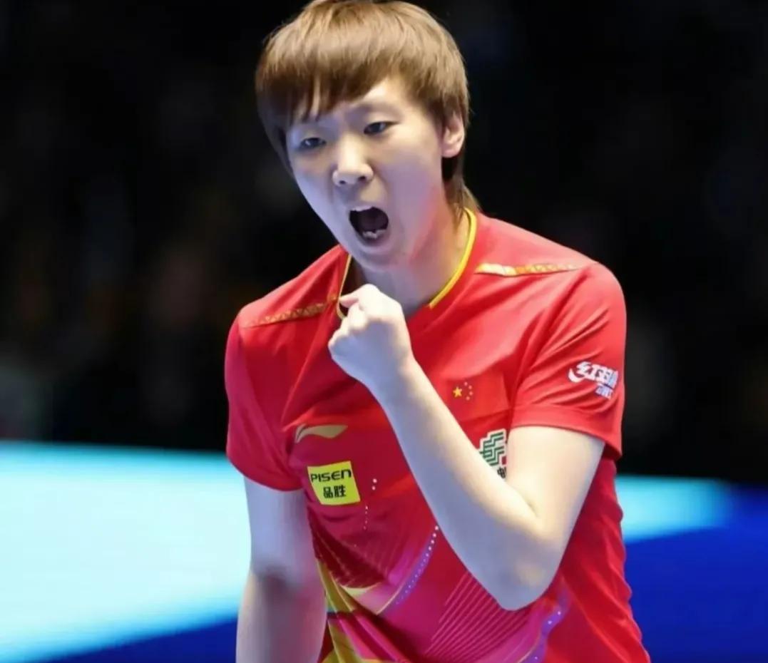 乒乓球名将王曼昱最近被日本球迷评为，摆在日本乒乓选手面前最高一堵墙。国手王曼昱