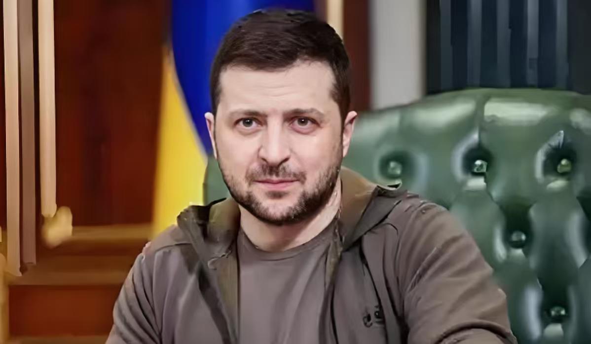 最早的时候，我也曾认为泽连斯基不错，他的抵抗精神值得称赞，但事到如今，我们再看，