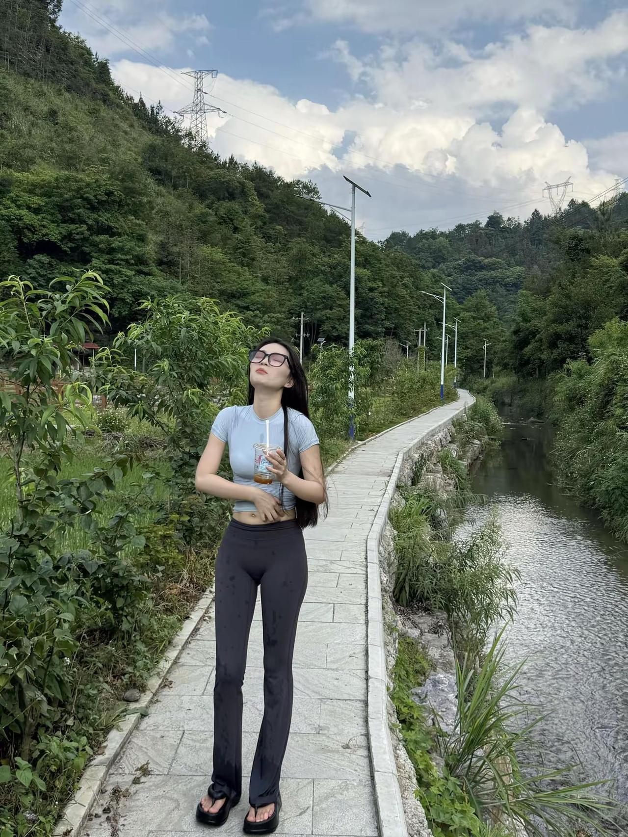 我听人说思念像风一样瑜伽裤穿搭