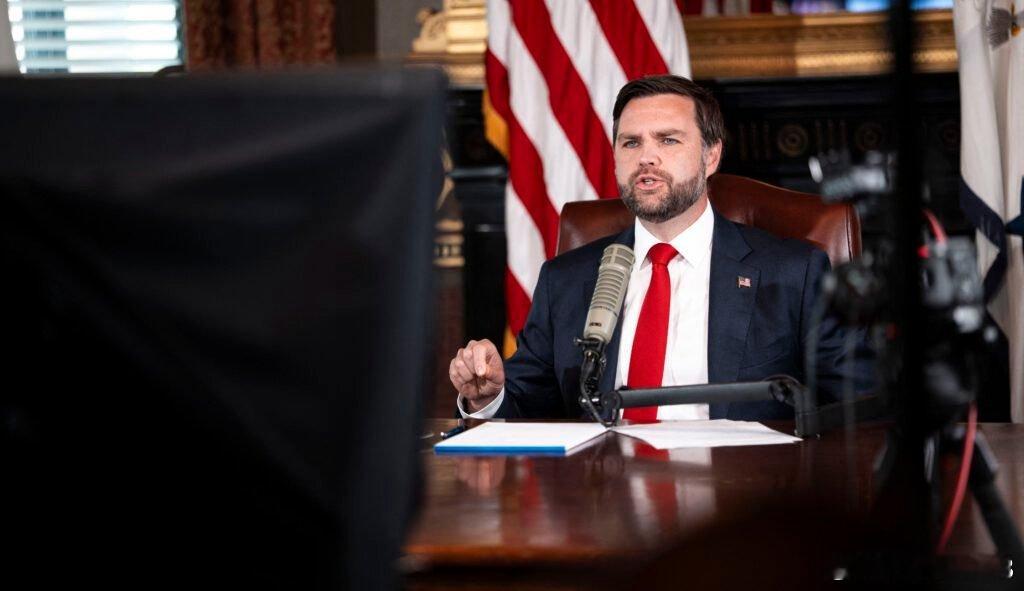 美媒，密歇根一名叫JDVance的男子，因在网上发布威胁要打掉美国总统唐纳