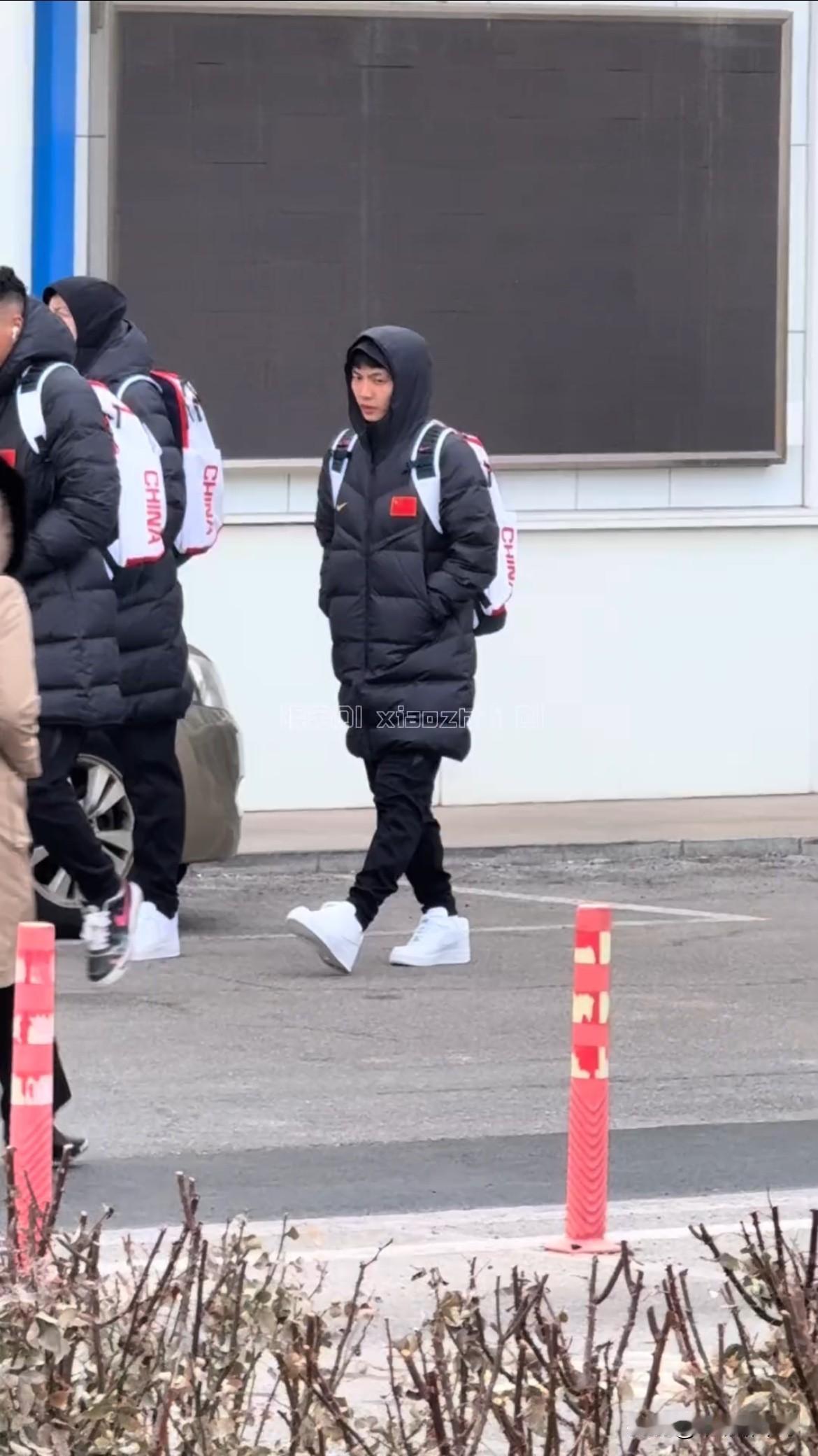 中国男篮集训队集结完毕：徐杰现身报到！2026年2月6日，中国男篮集训队已经