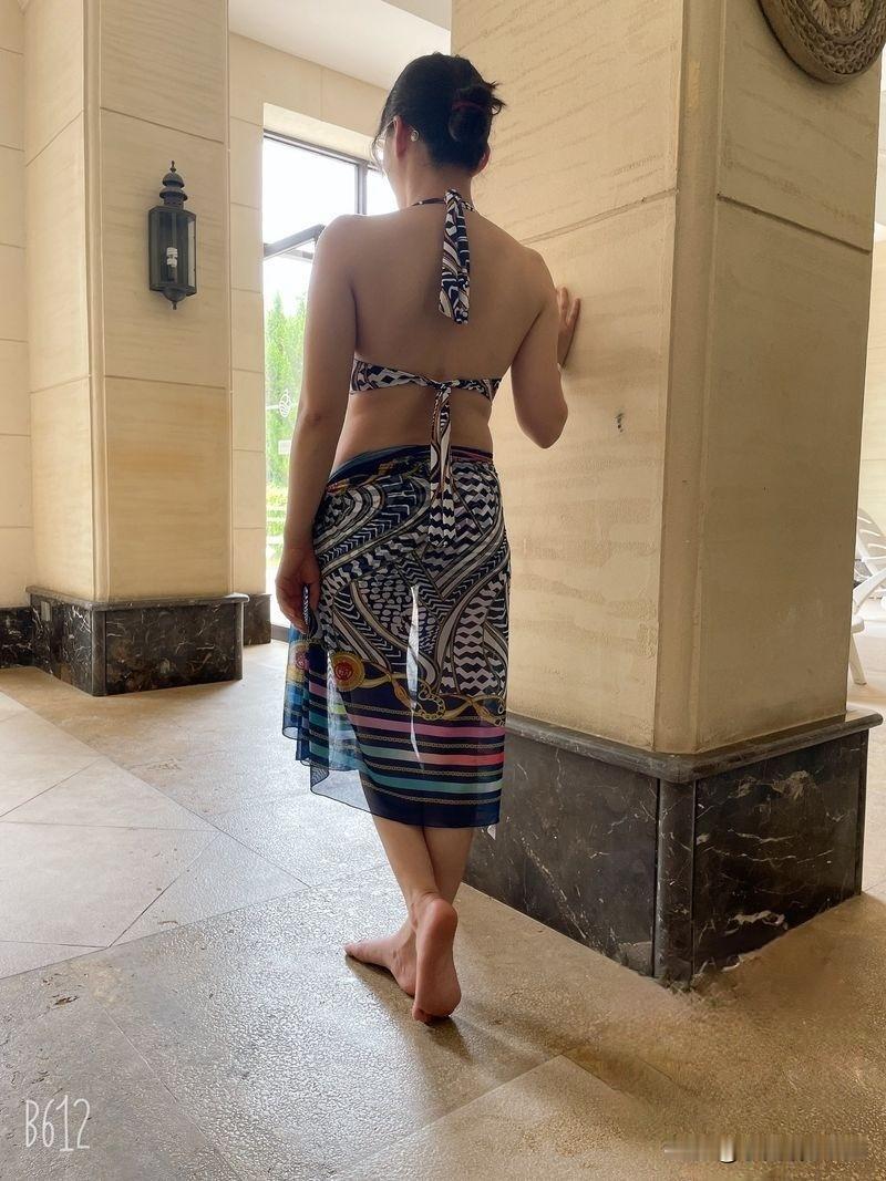 筒子们，我去游泳去咯