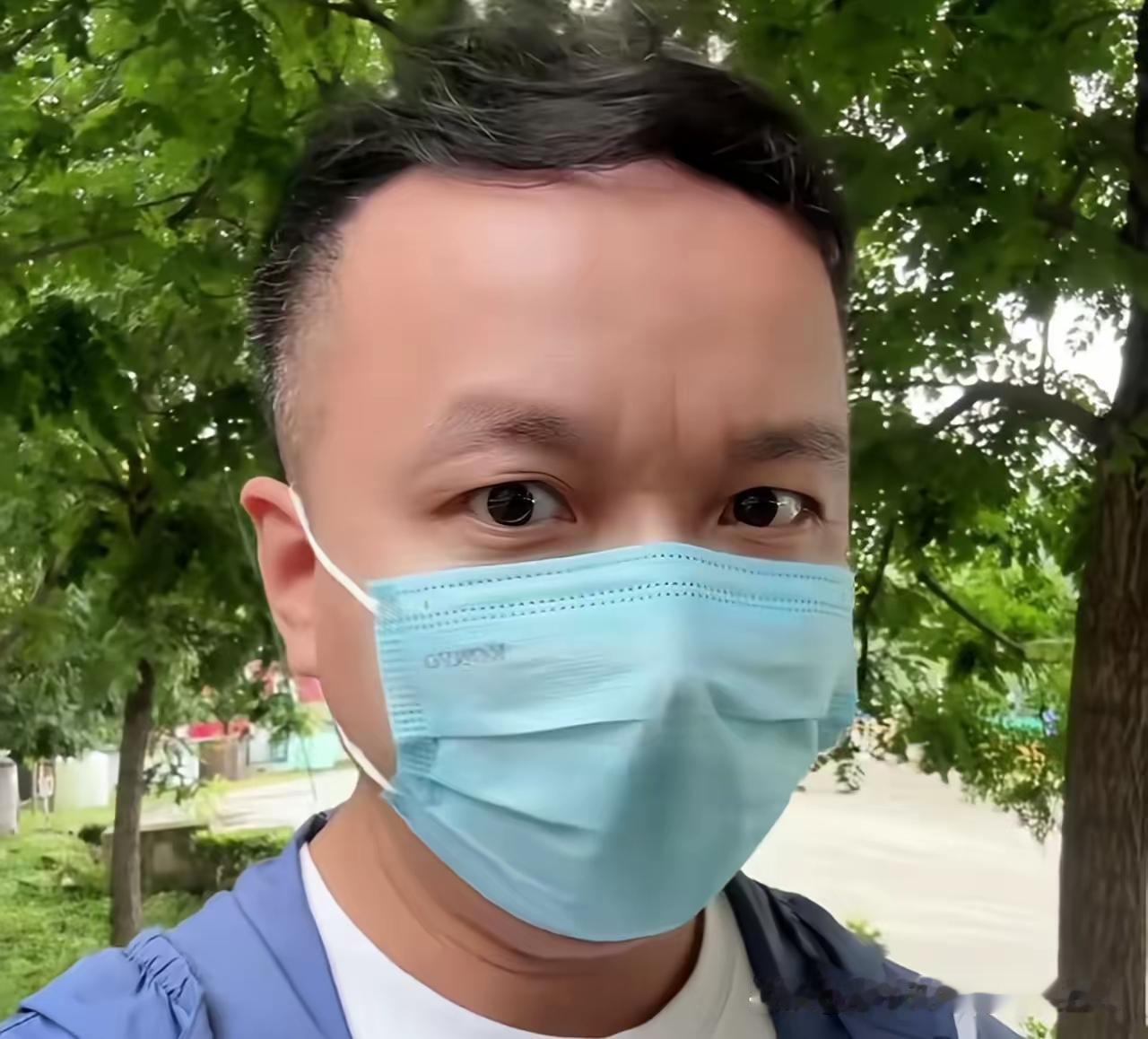 上官正义又立功了。原来，上官正义举报的河南邓州废品站残障人员是逃犯，这个逃犯年
