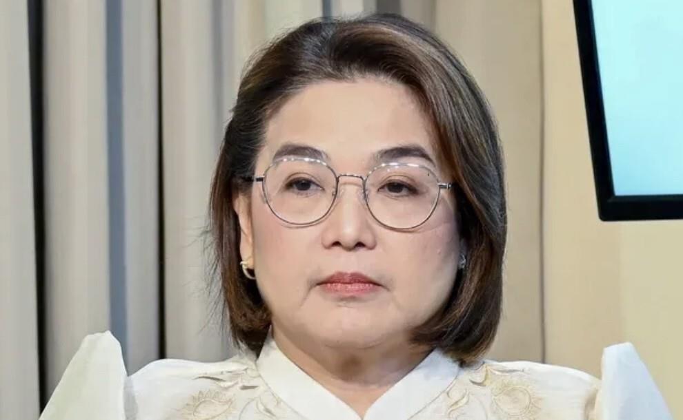 随行官员在加拿大被自己人堵着骂“去死”，这事还真发生了。小马科斯出访，新闻官卡斯