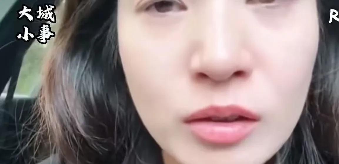 “大龄剩女哭着后悔了！”女子：“结婚一定得趁早，尽量在28岁以前把自己嫁出去！”