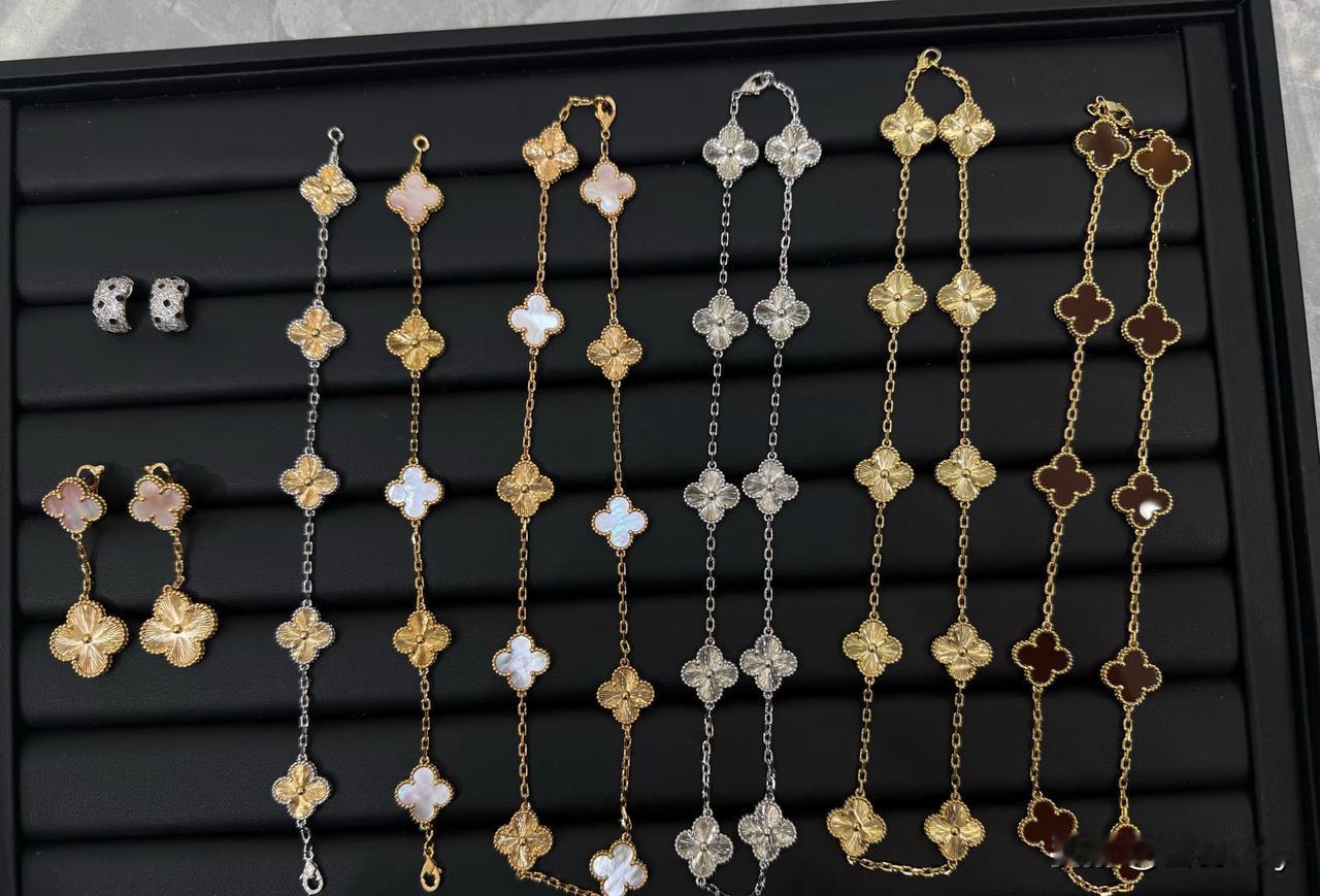 梵克雅宝的天塌了！黑色线下；白色视频；蓝色听指令；红色不当人；原本一个