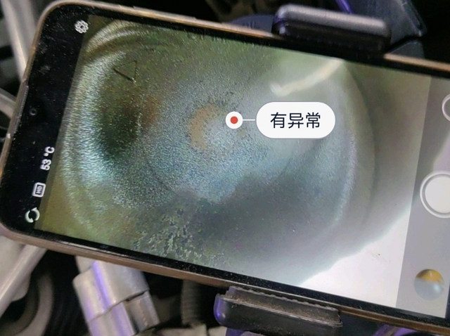 活塞顶部这样要清理积碳吗去某虎保养，师傅建议强效泡沫缸内积碳可视化清洗，我一万