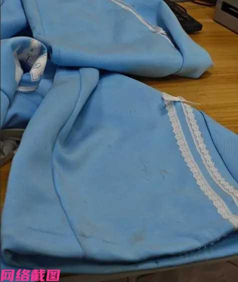 浙江湖州某童装网店的店主，这次看到商洛的一所中学家长发过来的一批演出服订单，店主