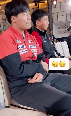 松岛辉空、向鹏有种相亲的局促感，两个人若有似无的交流着：向鹏，既然你认识松岛，你