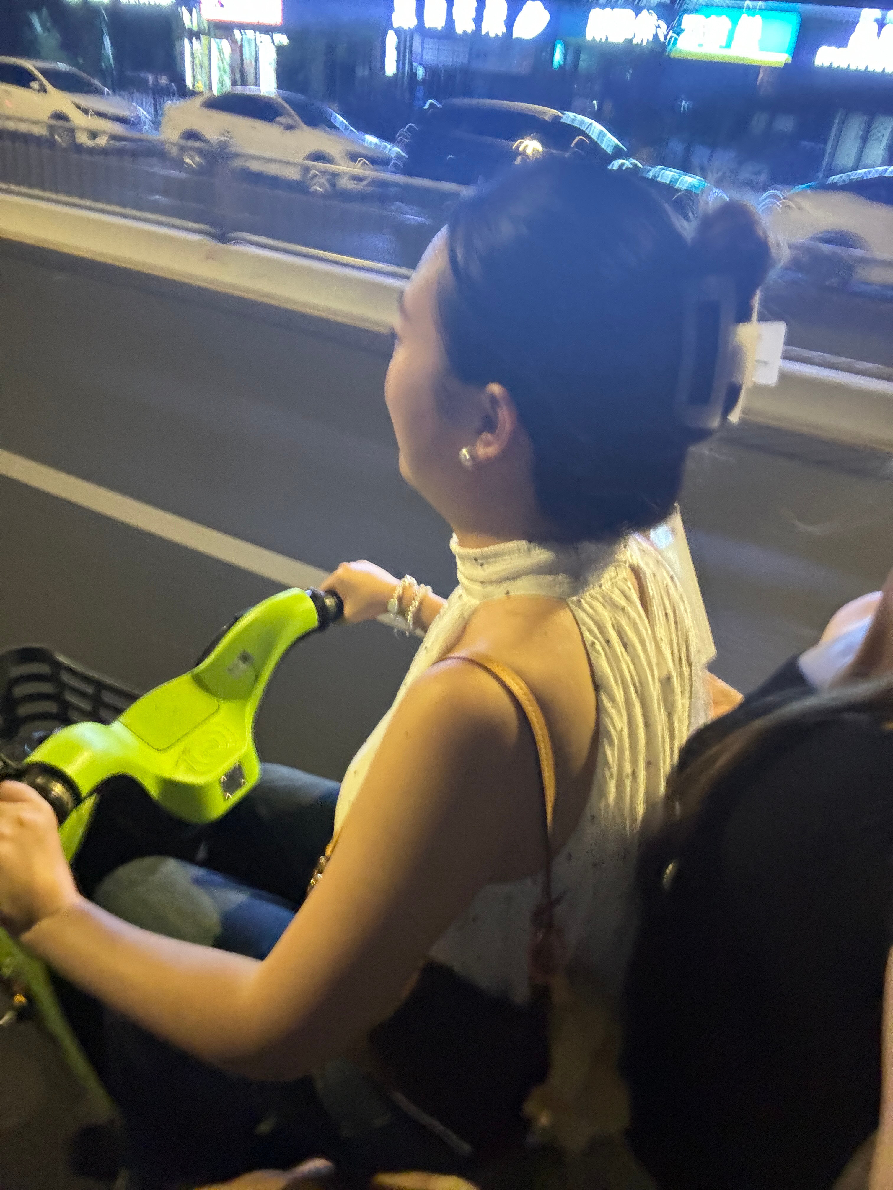 夏日凌晨的成都，以后这样悠闲的日子还会再有的吧愿我们往后都在各自的生活里熠熠发光