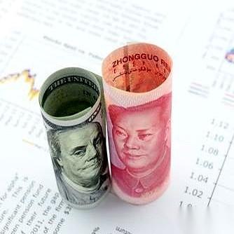 刷到2025年的汇率牌价，突然一下就愣住了。不是因为美元又到了7点几，也不是因