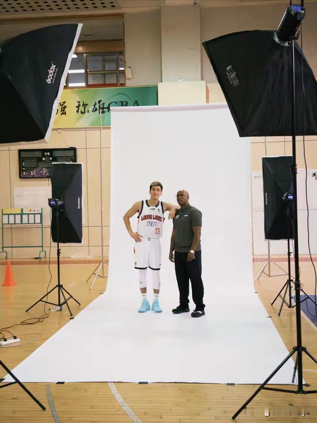 2025-2026CBA新赛季开打在即，广州龙狮有郭艾伦坐镇，着实让人期待