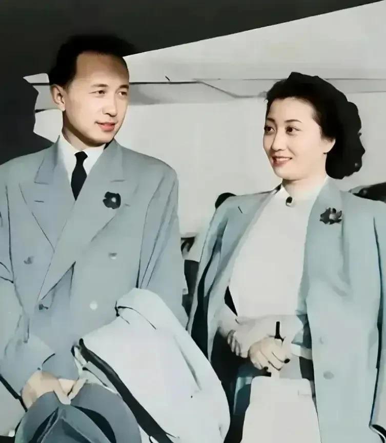 1947年的钱学森夫妇，钱学森英俊潇洒，钱夫人美丽动人。#老照片#