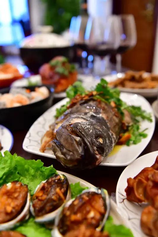 50岁丈夫除夕日遭遇妻子离家出走，阖家团圆成笑谈！除夕日，姐一家与弟都说好