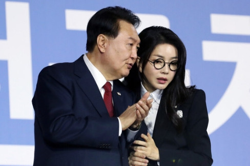 尹锡悦被批偷偷蹭空调，保释失败后，只有一个办法逃出监狱韩国前总统尹锡悦目前正被