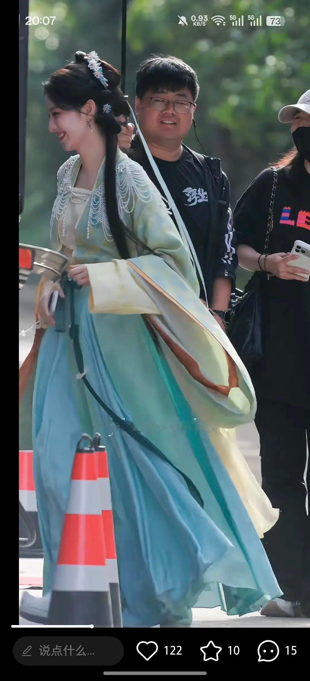 浮生剧组陈哲远和王楚然的服装看起来质感真的一般吧担心这部剧