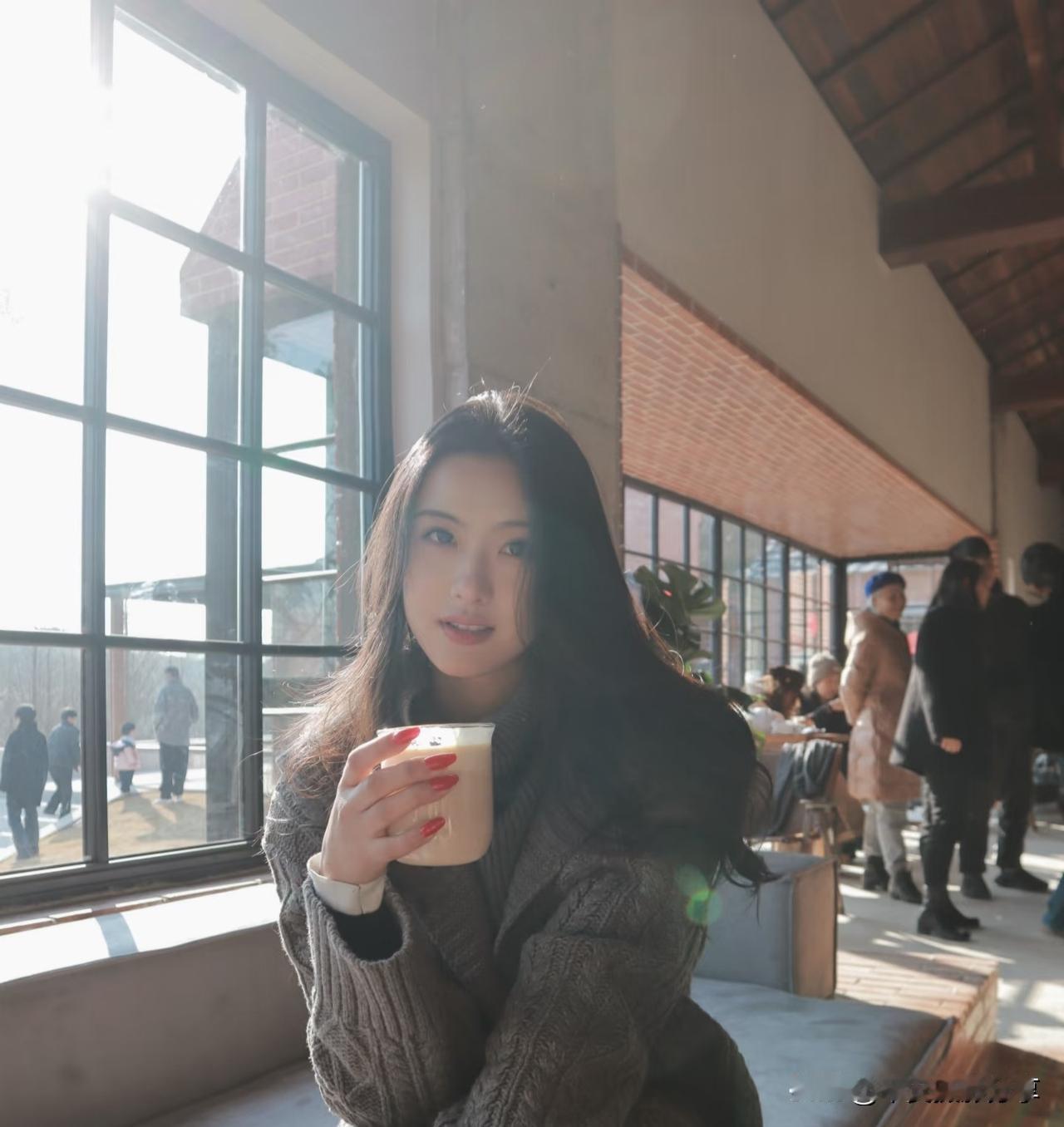 新做的美甲好看吗？