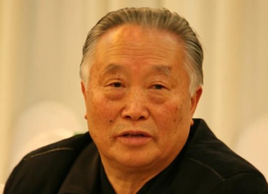 1976年9月9日，一男子在得知毛主席去世后，拿着剪刀就直冲毛主席的房间，来到毛