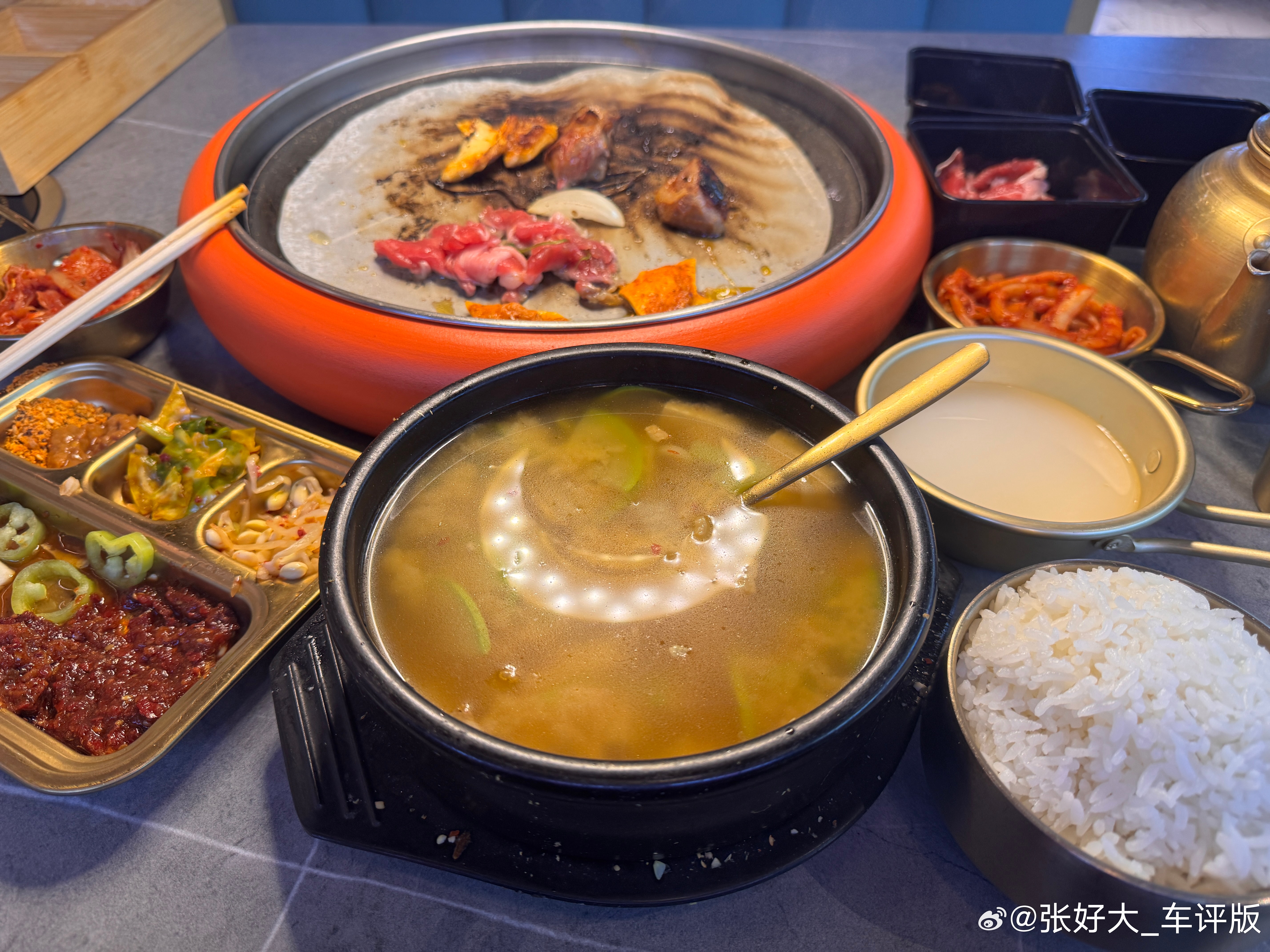 我就知道我不能一个人吃烤肉这特么全烤糊了黑不溜秋的咋吃啊