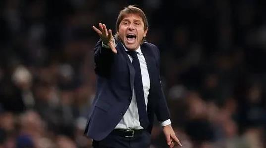 孔蒂不会真的要撂挑子吧？最近关于孔蒂的新闻可真不少，又是和国米及马洛塔打裁判的口