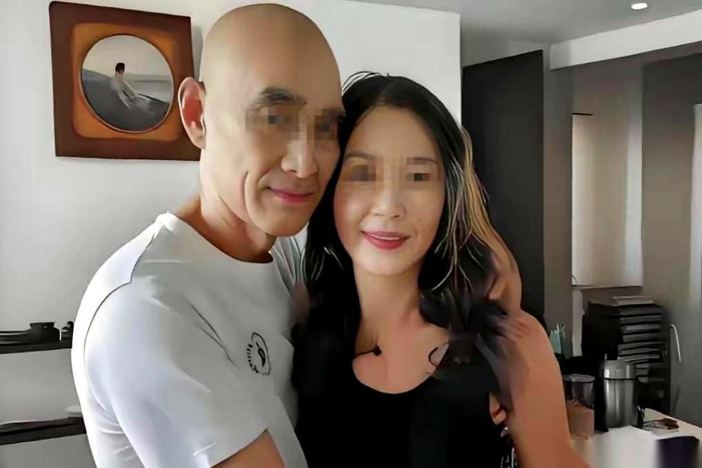 我今天，真真切切地被一个老大爷给整破防了。73岁，跟了他21年的保姆阿姨，每个