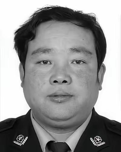 蔡耀成，1976年10月出生，男，汉族，生前系甘肃省定西市漳县公安局预审大队大队