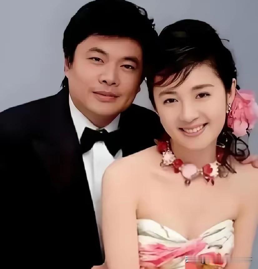 2005年北京机场，亿万富翁丁健直接甩给结婚13年的原配肖桦3000万：“孩子归