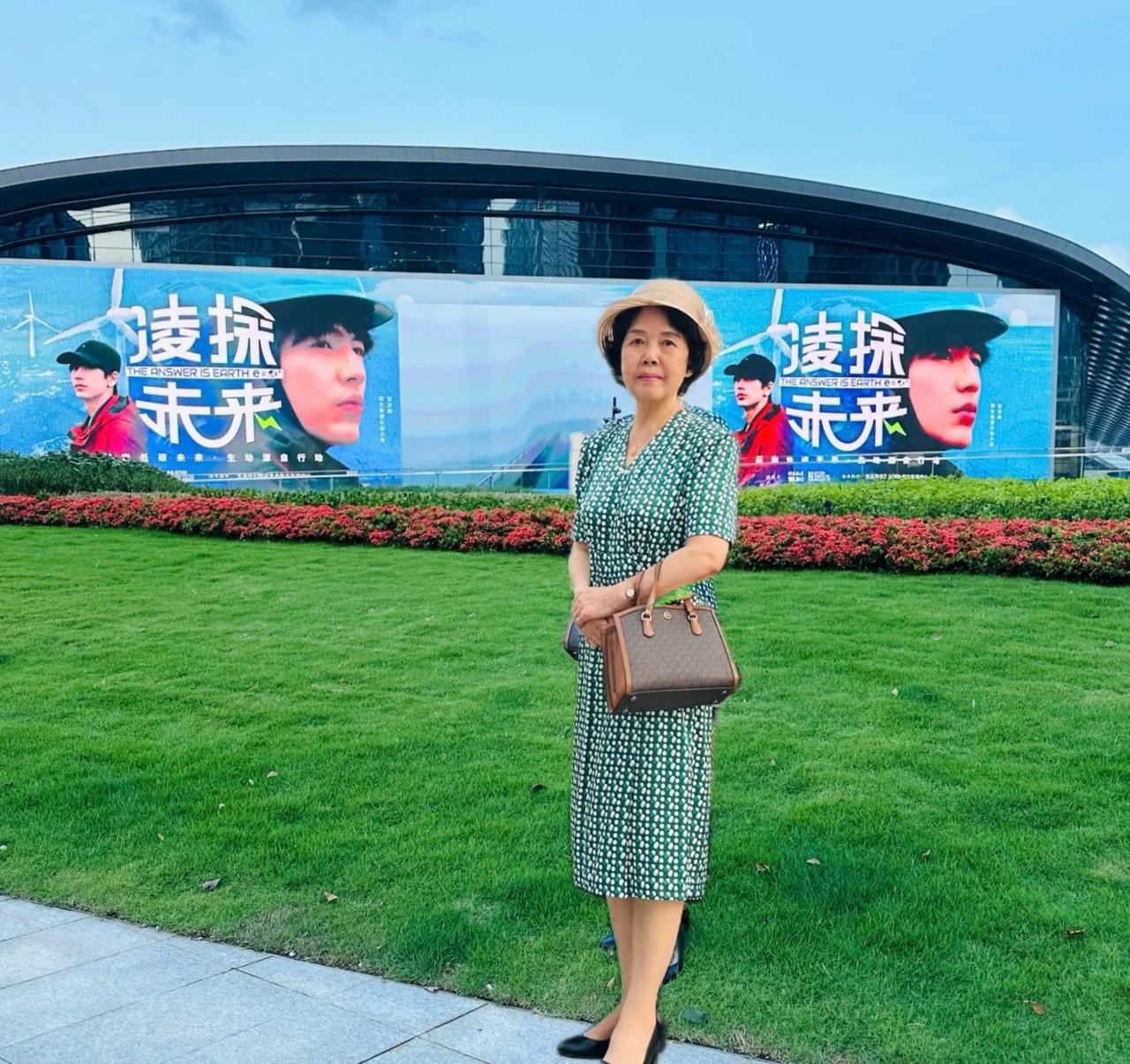 真心感谢我的“服装顾问”——好朋友花姐，总能替我选到合适的衣服，不但面料好、而且