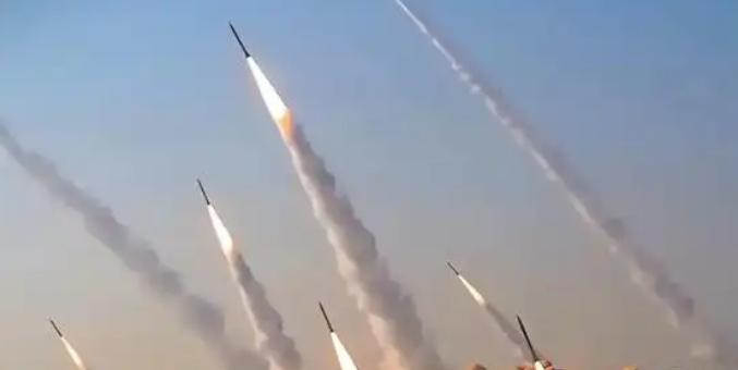 伊朗美国大战，一战成名的不是萨德，爱国者，S-300导弹，而是一种东亚防空系统。