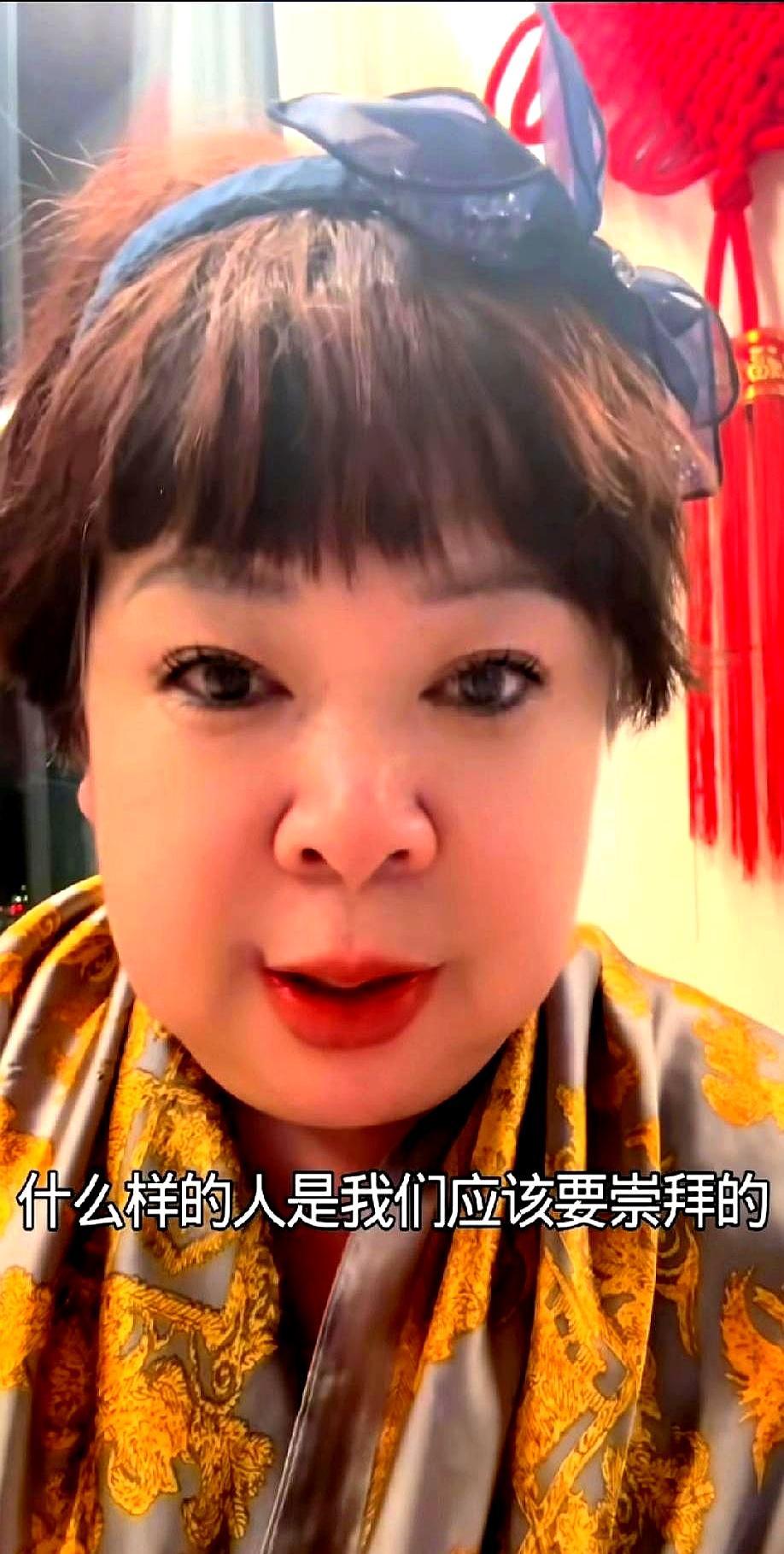 58岁大妈公开说，董宇辉的英语，被刚拿了米兰冬奥金牌的苏翊鸣甩开十条街。我差点没