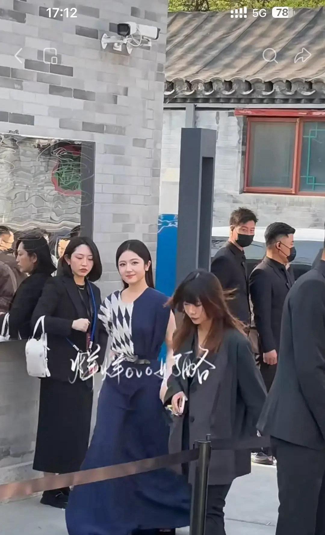 李兰迪全身照会不会显瘦一点啊？