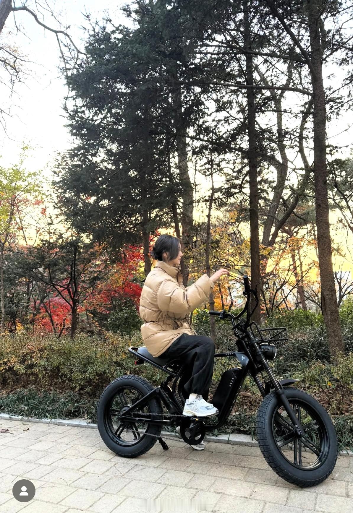 徐睿知徐睿知ins更新好小一颗头