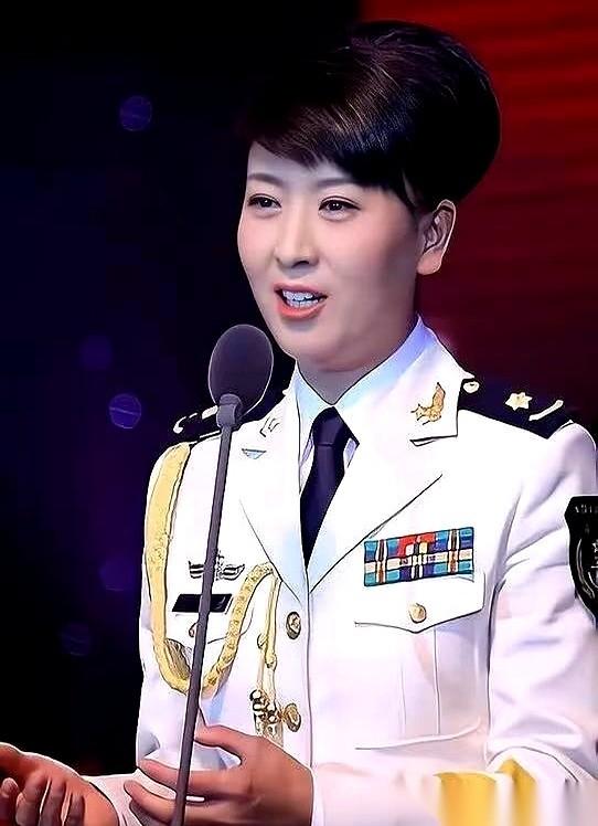 一年开销八十一百万，在北京活得“特别艰难”。一年补课费近一百万，说自己“快养不