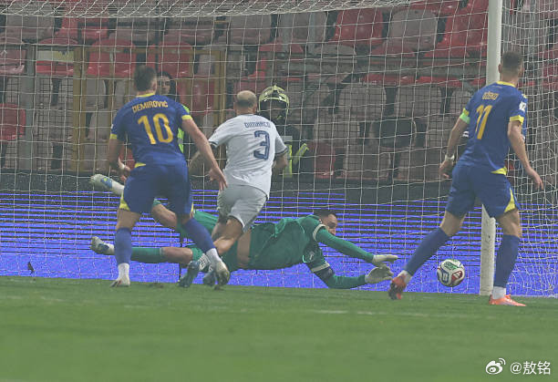 意大利连续3届无缘世界杯门将多纳鲁马的综合能力世界前三，运动战中的扑救水平数一