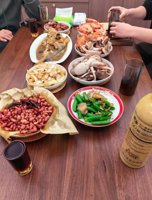 老婆不在家，跟哥们简简单单吃点。