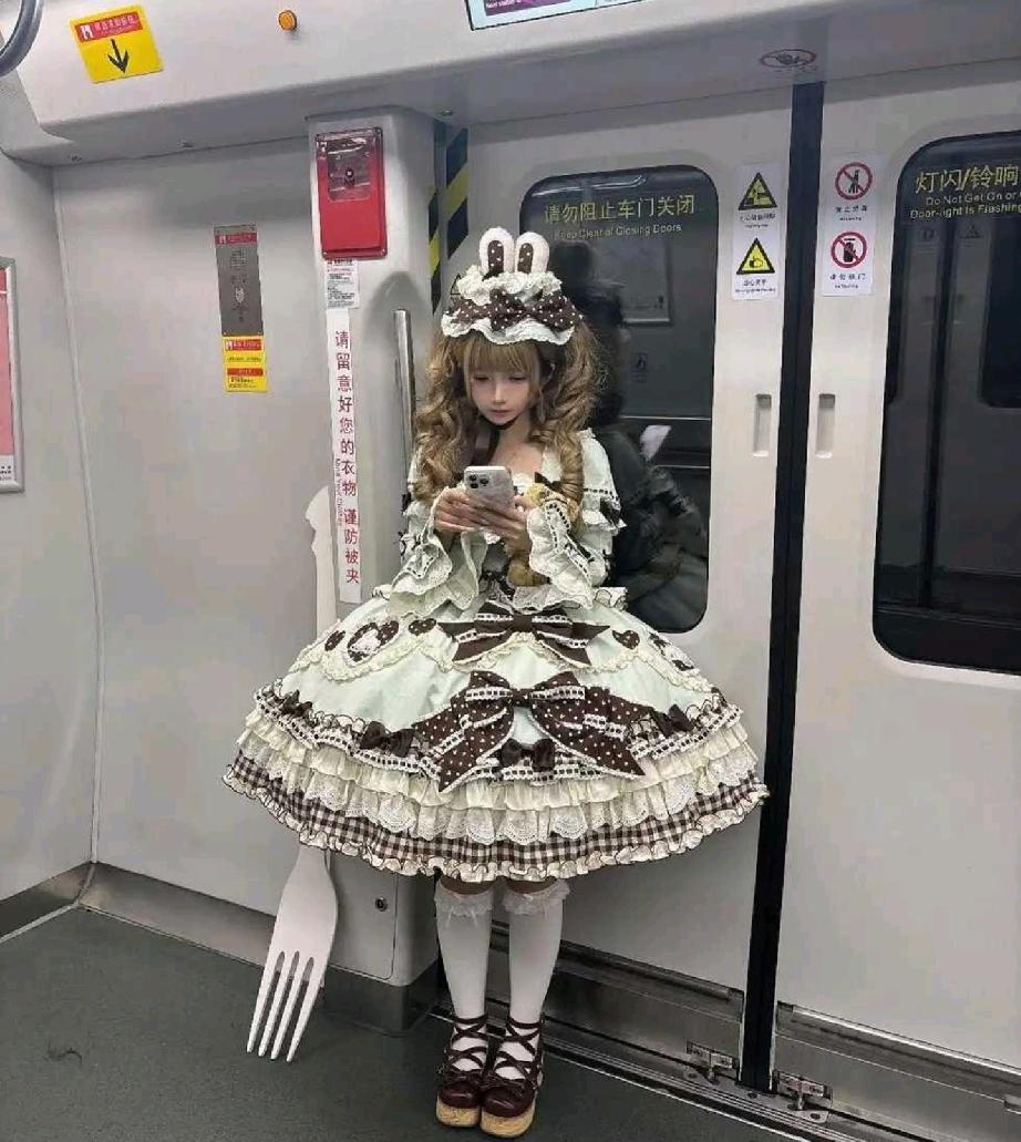 地铁蛋糕盛宴
