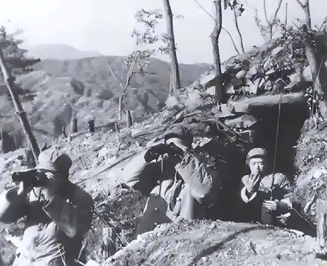1952年，朝鲜战场上，志愿军都在睡觉，一个战士却因为太激动，睡不着。就在这时，